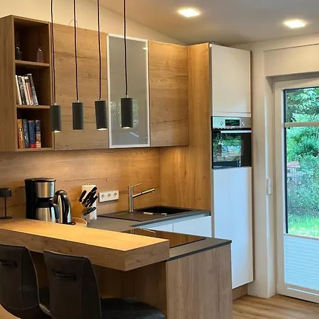 Winkelschiffchen V Im Ortszentrum 于斯德